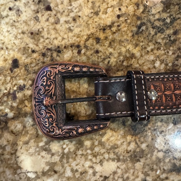 Women’s Western Tooled leather belt - Picture 3 of 5
